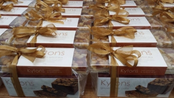 Looking for South Australian Corporate or Client Gift ideas – Kytons Bakery can help